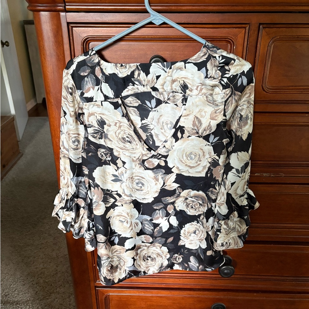 A. Byer Black and Cream Floral Blouse - Picture 2 of 4